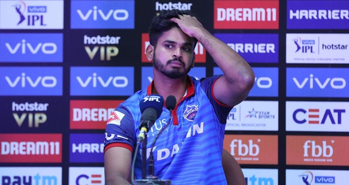 दिल्ली के कप्तान श्रेयस अय्यर हताश और निराश हैं और उन्हें समझ नहीं आ रहा है कि जीतने की स्थिति से टीम चार गेंद पहले कैसे हार गई.